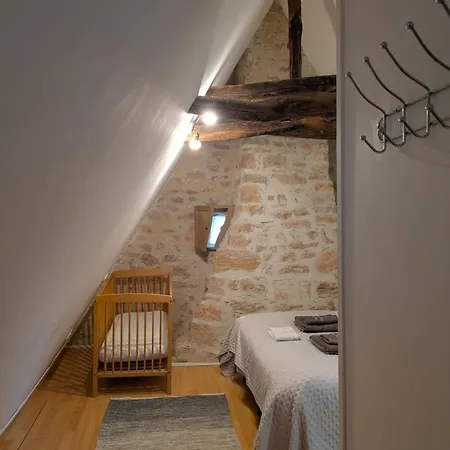 Vakantiehuis A Padirac, 2 Adultes Et 1 Enfant Padirac